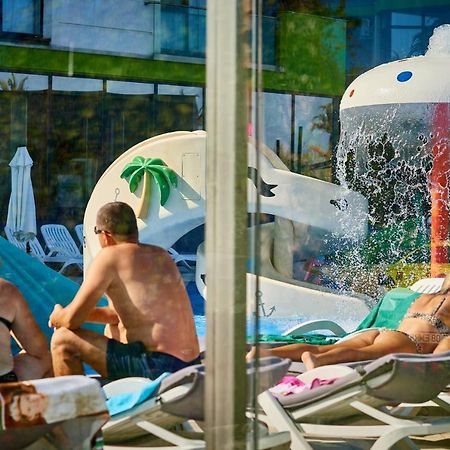 Nasty 24 Aparthotel Pool & Spa Mamaia Nord Năvodari Eksteriør billede