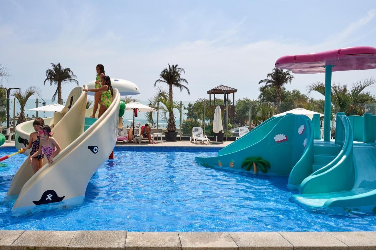 Nasty 24 Aparthotel Pool & Spa Mamaia Nord Năvodari Eksteriør billede