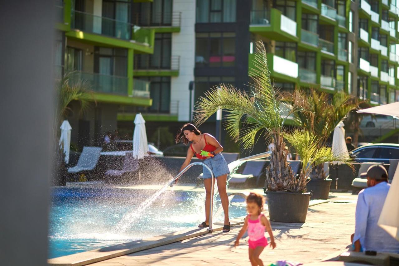 Nasty 24 Aparthotel Pool & Spa Mamaia Nord Năvodari Eksteriør billede